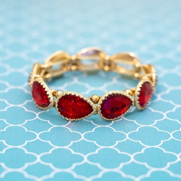 7 inch, Vintage Red Teardrop Oval Beads Gold Tone Bracelet - R37 - Picture 1 of 3